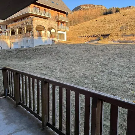 Apartament Appt 6 Personnes Avec Piscine A Super Besse-et-Saint-Anastaise